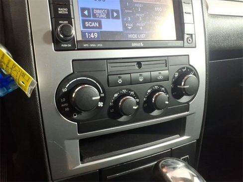 Used 2010 Chrysler 300 Touring image 19