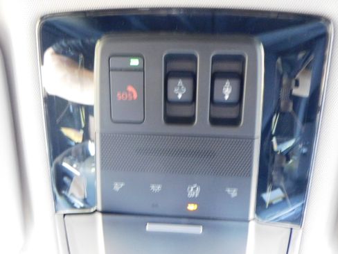 New 2025 Mitsubishi Outlander SE image 25