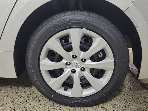 Used 2023 Toyota Corolla LE FWD image 8
