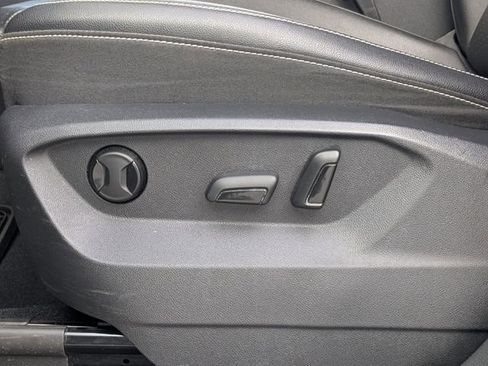 Used 2020 Volkswagen Atlas Cross Sport SE image 20