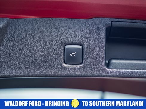 Used 2025 Ford Escape SE w/ PHEV Premium Package image 11