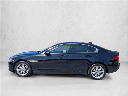 Used 2018 Jaguar XE Premium RWD image 9