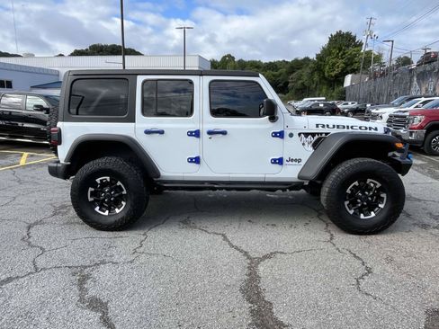 Used 2025 Jeep Wrangler Unlimited Rubicon 4xe w/ Convenience Group AWD/4WD image 5
