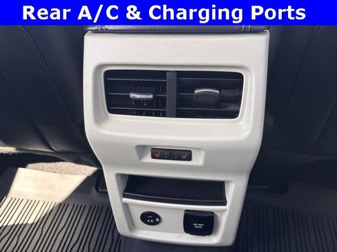 Used 2022 Ford Edge Titanium w/ Equipment Group 301A image 18