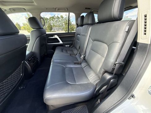 Used 2021 Toyota Land Cruiser image 26
