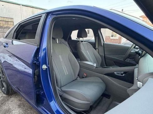 Used 2021 Hyundai Elantra SEL image 11