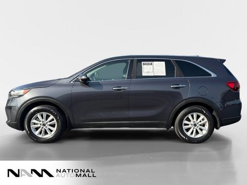Used 2019 Kia Sorento FWD image 2