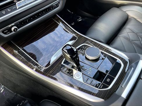 Used 2023 BMW X5 xDrive40i w/ Parking Assistance Package image 15