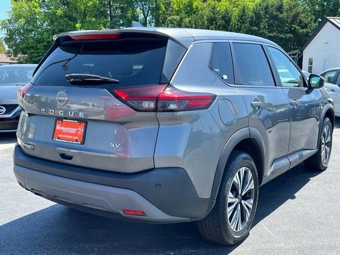 Used 2022 Nissan Rogue SV FWD image 8