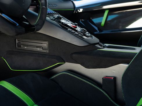 Used 2019 Lamborghini Aventador SVJ image 22