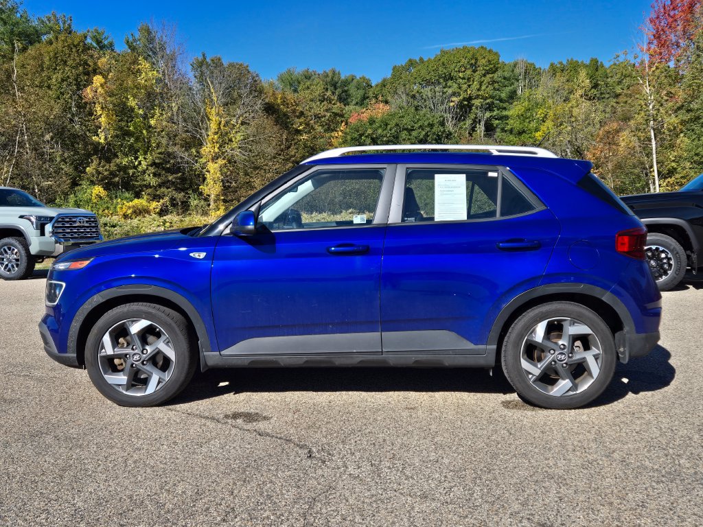 Used 2025 Hyundai Venue Limited FWD image 2