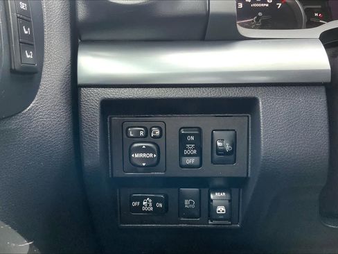 Used 2019 Toyota Tundra Platinum image 35