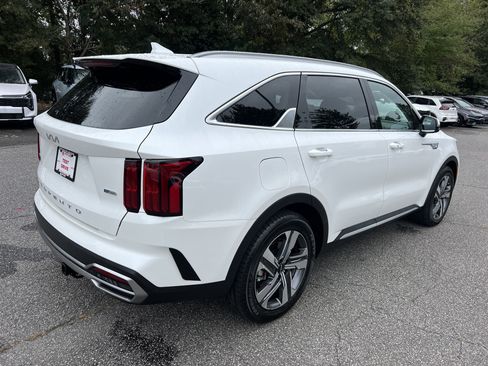 Certified 2022 Kia Sorento SX w/ Panoramic Sunroof Package image 7