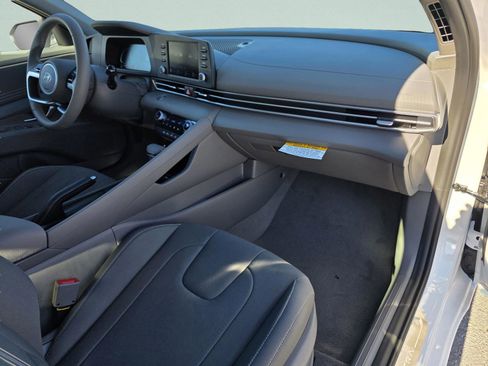 New 2026 Hyundai Elantra Sport image 9