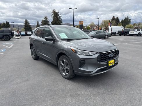 Used 2024 Ford Escape ST-Line w/ Tech Pack #1 AWD/4WD image 3