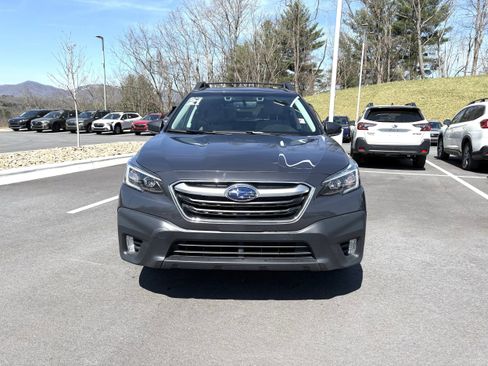 Used 2021 Subaru Outback Premium image 2