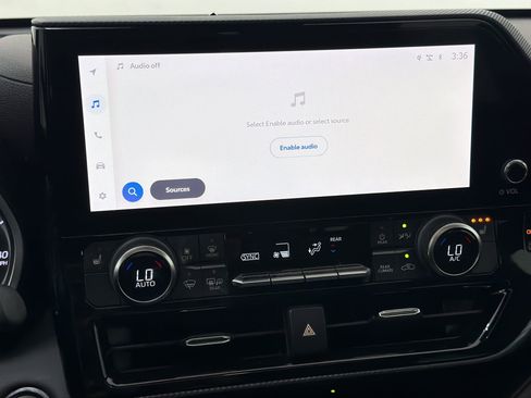 Used 2023 Toyota Highlander XSE image 23