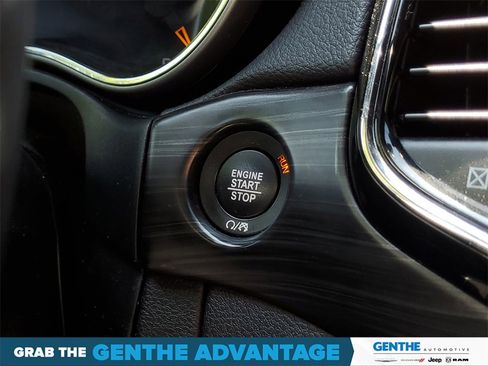 Used 2020 Jeep Grand Cherokee Altitude image 15