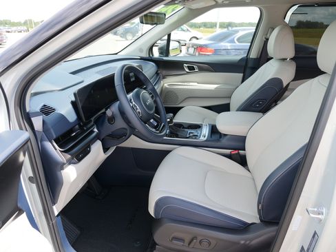 Certified 2025 Kia Carnival SX Prestige image 16