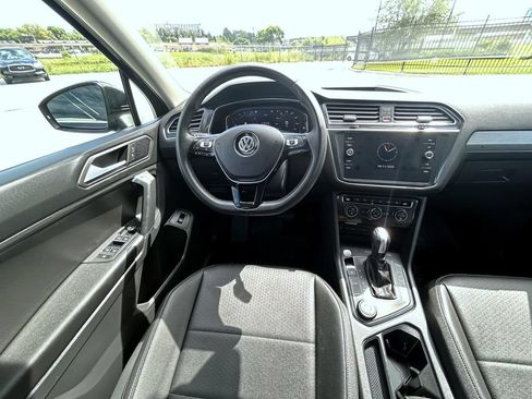 Used 2020 Volkswagen Tiguan SEL AWD/4WD image 13