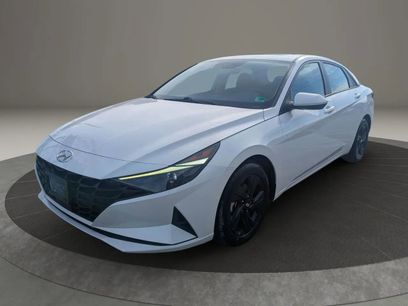 Used 2021 Hyundai Elantra SEL w/ Convenience Package