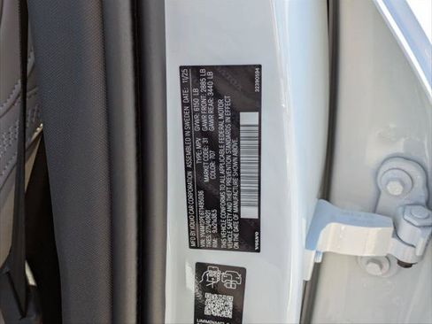 New 2026 Volvo XC90 B5 Plus w/ Protection Package image 15