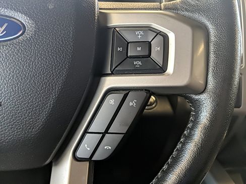 Used 2019 Ford F150 Lariat w/ Trailer Tow Package image 17