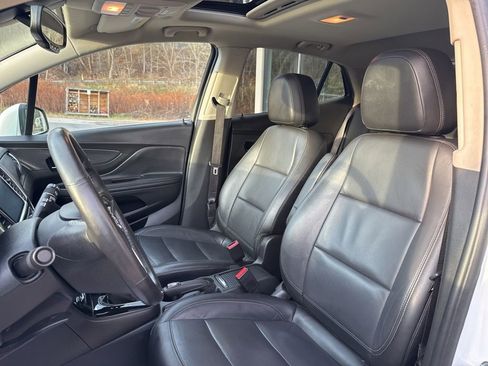 Used 2018 Buick Encore Essence w/ Experience Buick Package image 17