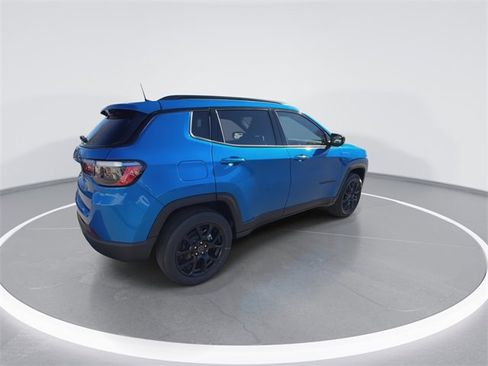 New 2026 Jeep Compass Latitude image 8