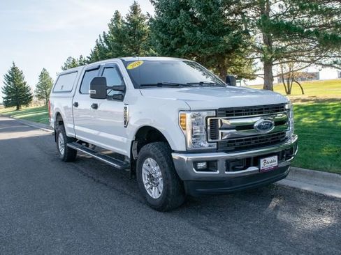 Used 2019 Ford F250 XLT w/ Camper Package image 8