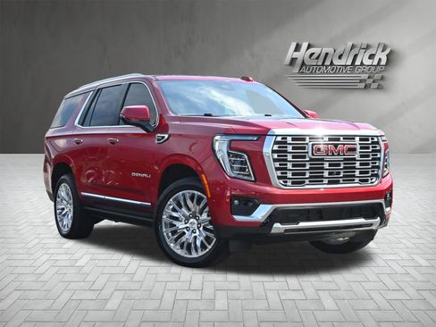 Used 2025 GMC Yukon Denali w/ Sun & Power Step Package AWD/4WD image 2
