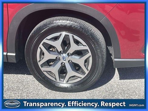 Used 2023 Subaru Forester Premium image 9