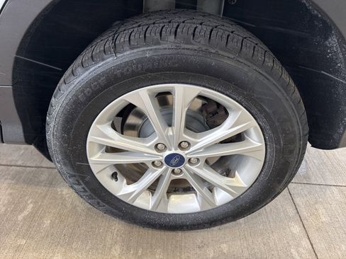 Used 2018 Ford Escape SEL image 16