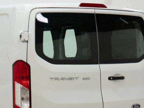 Used 2019 Ford Transit 250 130 Low Roof w/ Exterior Upgrade Package RWD image 12