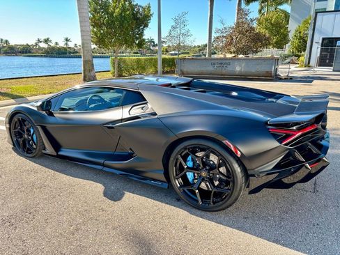 Used 2025 Lamborghini Revuelto AWD/4WD image 9