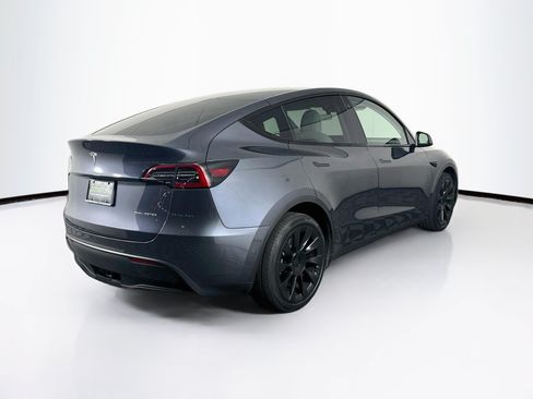 Used 2022 Tesla Model Y Long Range AWD/4WD image 9