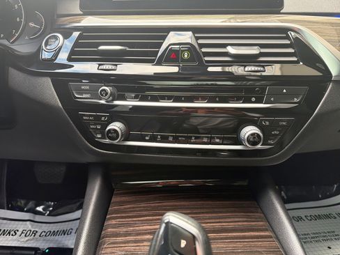 Used 2018 BMW 530i RWD image 17