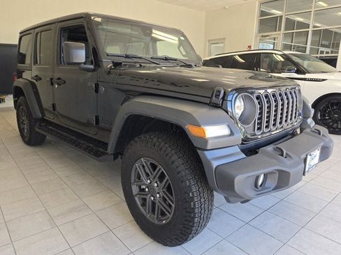 Used 2024 Jeep Wrangler Unlimited Sport AWD/4WD image 3