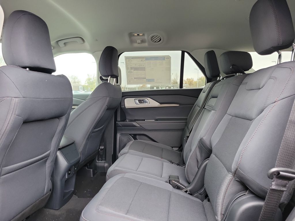 New 2026 Ford Explorer Active RWD image 13