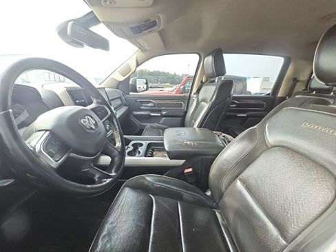 Used 2019 RAM 1500 Laramie AWD/4WD image 10