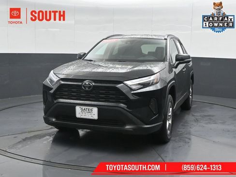 Used 2025 Toyota RAV4 XLE AWD/4WD image 6