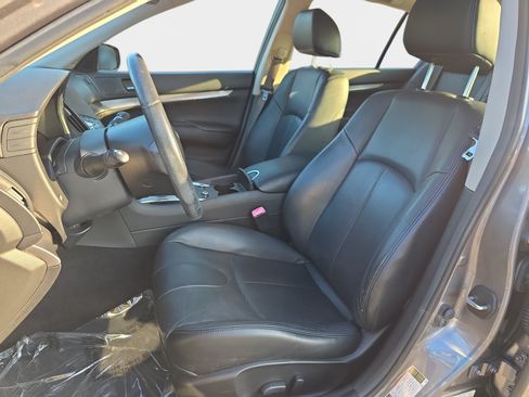 Used 2015 INFINITI Q40 w/ Navigation Package RWD image 12