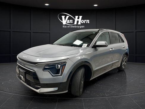 Used 2025 Kia Niro FWD image 3