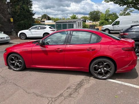 Used 2023 Alfa Romeo Giulia Estrema AWD/4WD image 11