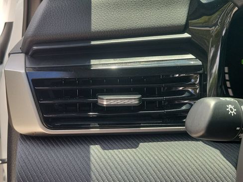 Used 2025 Toyota Camry SE w/ Convenience Package FWD image 33