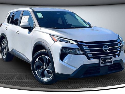 Used 2025 Nissan Rogue SV AWD/4WD image 1
