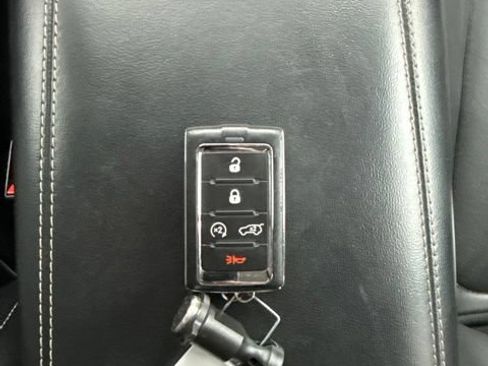 Used 2023 Jeep Grand Cherokee L Limited AWD/4WD image 30