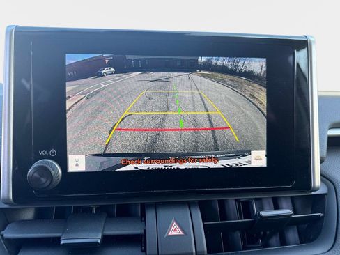 Used 2025 Toyota RAV4 XLE image 26