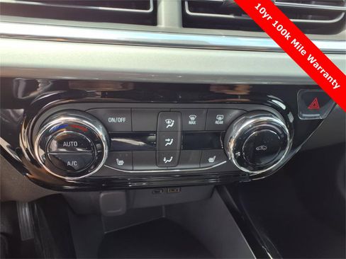 New 2025 Chevrolet Trax LT w/ Driver Confidence Package image 18