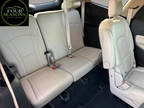 Used 2018 Buick Enclave Essence FWD image 8